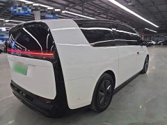 Li Auto Li Xiang MEGA Ultra - ფოტო 6