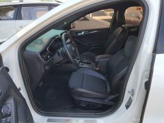 Ford Focus Sedan EcoBoost 180 Automatic ST Line - фото 14