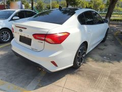 Ford Focus Sedan EcoBoost 180 Automatic ST Line - фото 6