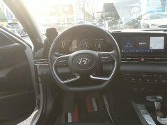 Hyundai Elantra 1.5L CVT Luxury - ფოტო 10