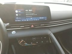 Hyundai Elantra 1.5L CVT Luxury - ფოტო 12