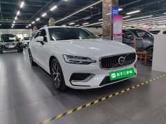 Volvo S60 B4 Smart Luxury Edition - ფოტო 3