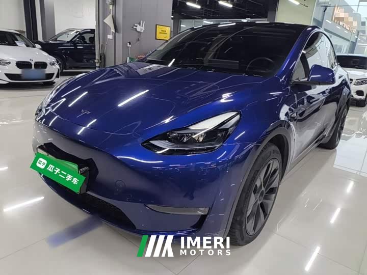 Tesla Model Y Long Range All-Wheel Drive