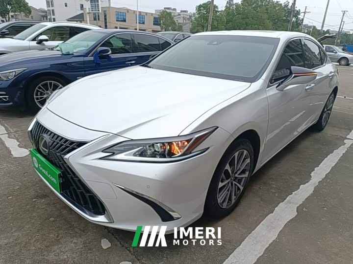 Lexus ES 260 Excellence Edition