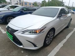 Lexus ES 260 Excellence Edition - ფოტო 1