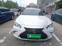 Lexus ES 260 Excellence Edition - ფოტო 2