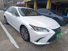 Lexus ES 260 Excellence Edition - ფოტო 3