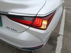 Lexus ES 260 Excellence Edition - ფოტო 7