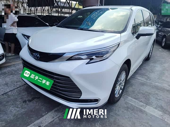 Toyota Sienna 2.5L Hybrid Premium Edition
