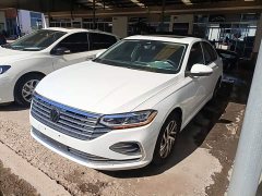 Volkswagen Lavida 300TSI DSG Full Comfort Edition - photo 1