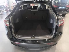 Tesla Model Y Standard Range RWD - ფოტო 18