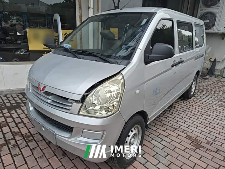 Wuling Rongguang S 1.2L Basic 5-Seat LSI