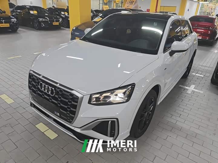 Audi Q2L 35 TFSI Dynamic Entry