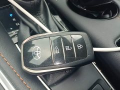 Toyota Avalon Hybrid 2.0L Luxury - ფოტო 8