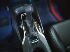 Toyota Corolla Hybrid 1.8H E-CVT Luxury - ფოტო 13