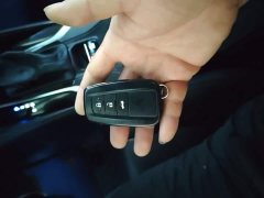 Toyota Corolla Hybrid 1.8H E-CVT Luxury - ფოტო 8