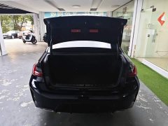 BMW 3 Series 325Li M Sport Package - ფოტო 18