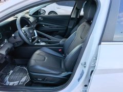 Hyundai Elantra 1.5L CVT Luxury - ფოტო 14