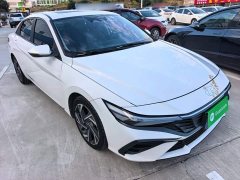 Hyundai Elantra 1.5L CVT Luxury - ფოტო 3