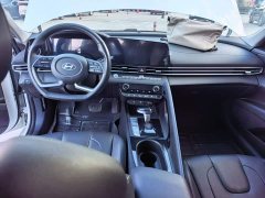 Hyundai Elantra 1.5L CVT Luxury - ფოტო 9