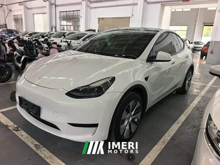Tesla Model Y Facelift Rear-Wheel Drive