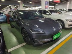 Tesla Model 3 High Performance All-Wheel Drive - ფოტო 3