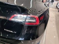 Tesla Model Y Rear-Wheel Drive - ფოტო 7