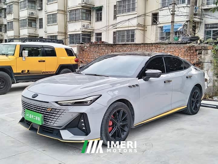 Changan UNI-V iDD 1.5T iDD 113km Smart Cool Edition - ავტომობილი ჩინეთიდან