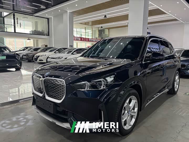 BMW iX1 eDrive25L X Design Package