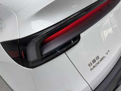 Tesla Model Y Rear-Wheel Drive - photo 16