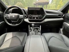 Toyota Crown Venza 2.5L HEV AWD Premium - ფოტო 5