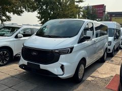 Ford Transit Custom 2.0T Petrol Automatic Business Travel Mid-wheelbase Low-roof 7/8/9-seater - photo 1
