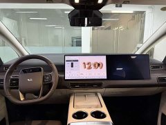 Li Auto Li Xiang MEGA Ultra - ფოტო 14