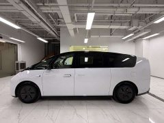 Li Auto Li Xiang MEGA Ultra - ფოტო 3