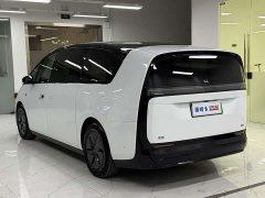 Li Auto Li Xiang MEGA Ultra - ფოტო 4