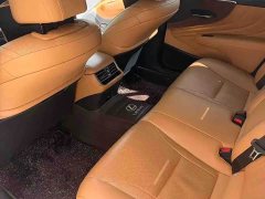 Lexus LS 500h Premium - фото 4