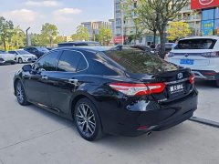 Toyota Camry Hybrid Luxury - ფოტო 8