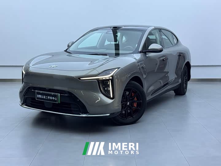 IM Motors Zhiji LS6 Pure Electric Max - car from China