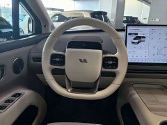 Li Auto i8 Standard Edition - ფოტო 10