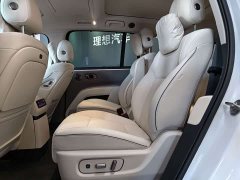 Li Auto i8 Standard Edition - ფოტო 6
