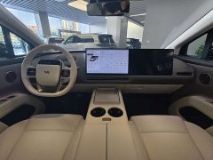 Li Auto i8 Standard Edition - ფოტო 9
