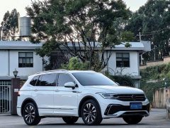Volkswagen Tiguan L 330TSI Automatic FWD R-Line Comfort Edition - фото 3
