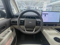 Li Auto Li Xiang MEGA Ultra - ფოტო 12