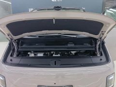 Li Auto Li Xiang MEGA Ultra - ფოტო 14