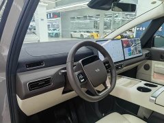 Li Auto Li Xiang MEGA Ultra - ფოტო 8