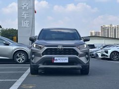 Toyota RAV4 2.0L CVT FWD Fashion Plus Edition - фото 2
