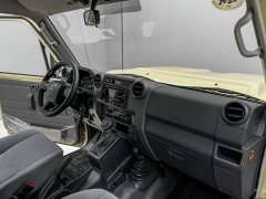 Toyota Land Cruiser (Imported) LC78 4.0L Automatic - ფოტო 17