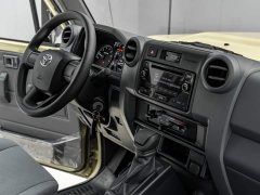 Toyota Land Cruiser (Imported) LC78 4.0L Automatic - ფოტო 18