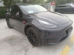 Tesla Model Y Rear-Wheel Drive - ფოტო 1
