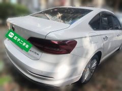 Volkswagen Lavida 1.5L Automatic Comfort - photo 4